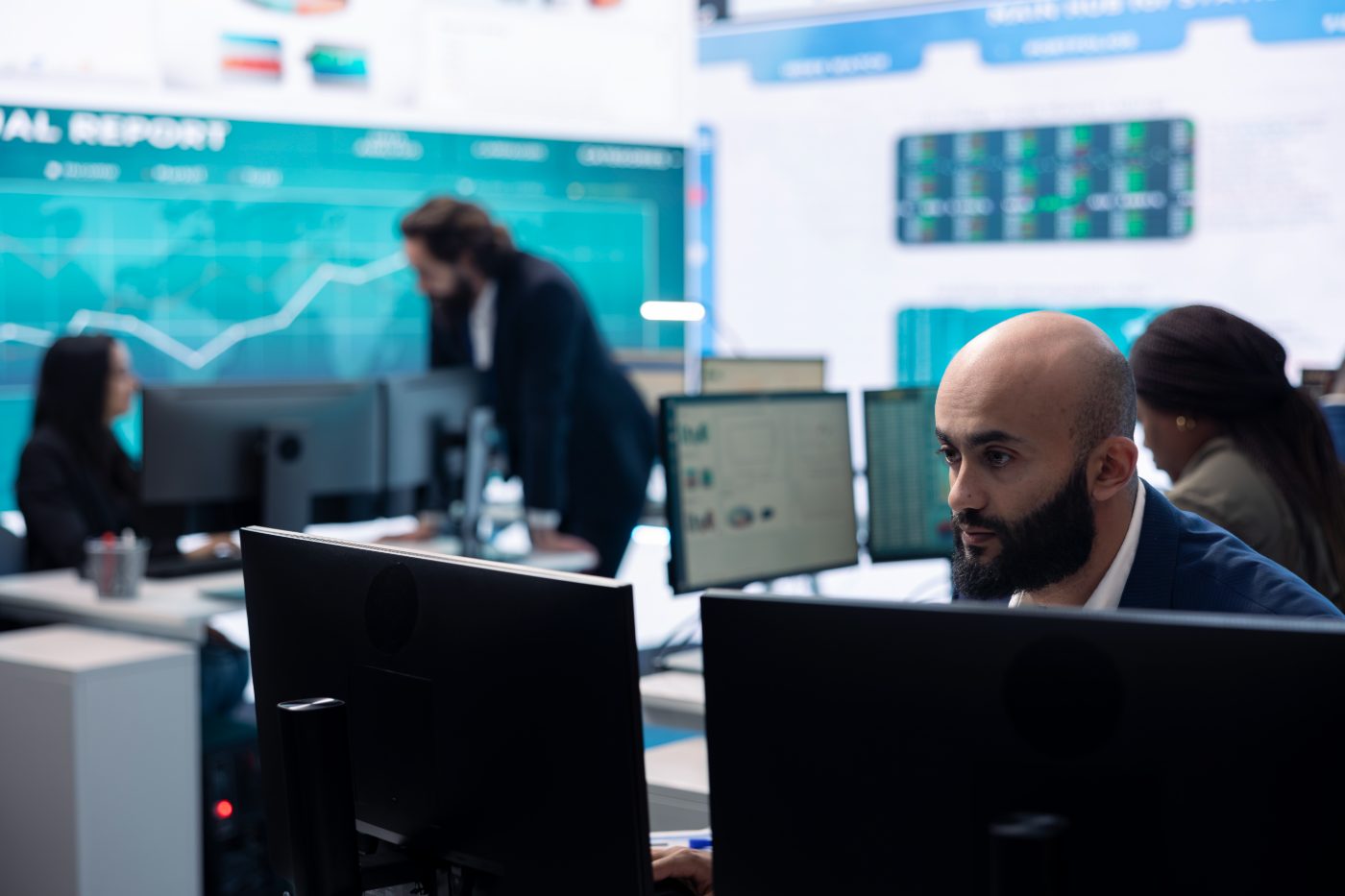 Analyst on a data trading floor